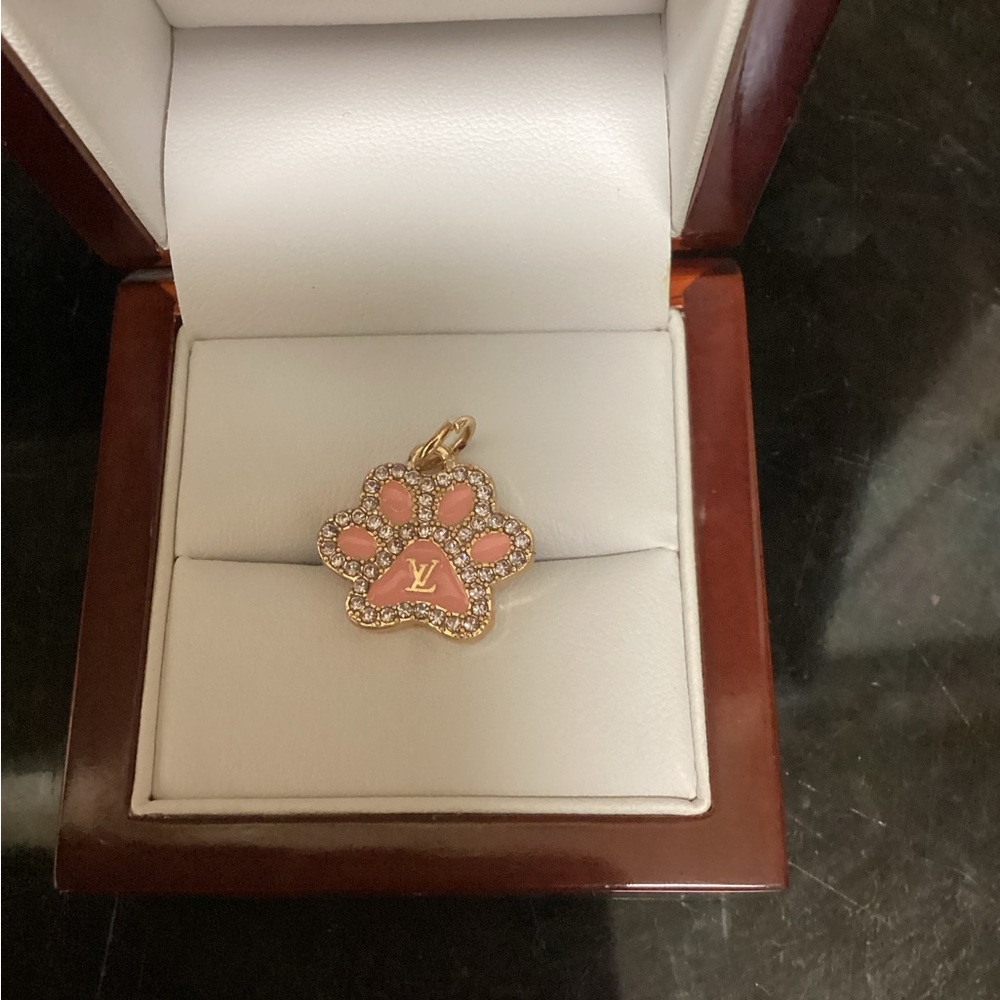 Puppy paw pendant. - Picture 2 of 4